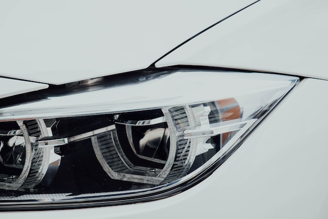 Jak działają żarówki LED i jaką przewagę mają nad normalnymi żarówkami samochodowymi?
